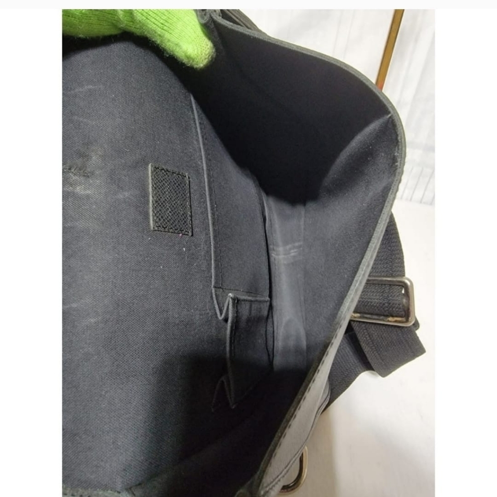 Authentic Louis Vuitton Taiga Andrei Messenger Bag Black - Picture 10 of 11